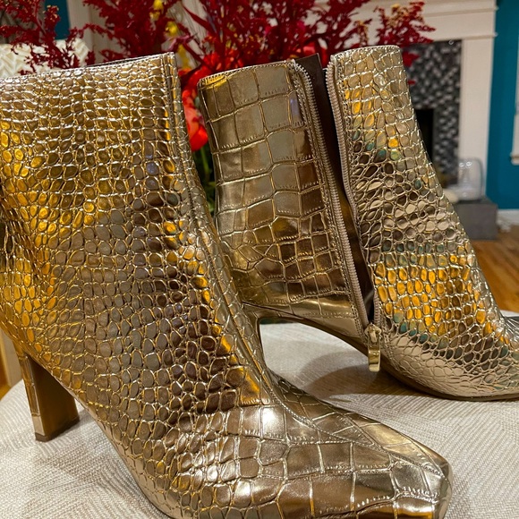 COPY - Glam gold ankle boots - Picture 2 of 4